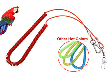 Plastik Red Wire Coil Lanyard Parrot Terbang Pelatihan Keamanan Dengan Snap Hook / Pin
